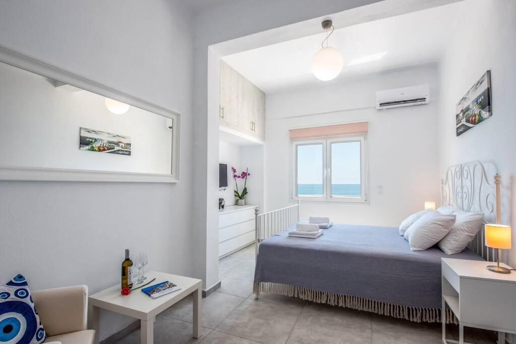 Amazing Seafront Suite Jerápetra Kültér fotó