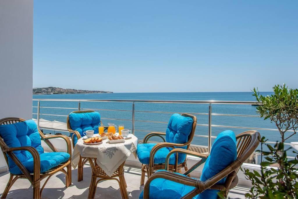 Amazing Seafront Suite Jerápetra Kültér fotó